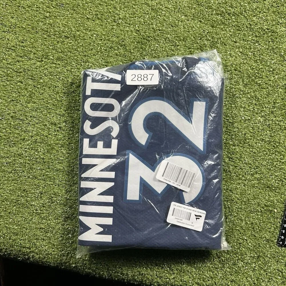 Nike Minnesota Timberwolves Karl-Anthony Towns 32 Jersey Mens L NWT